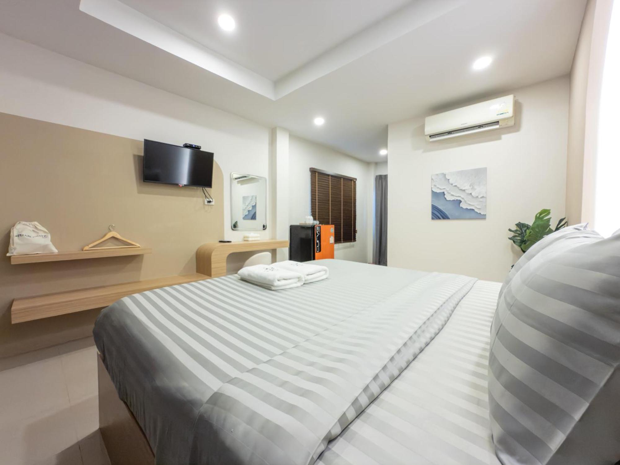 The Seathru Koh Larn Hotel Pattaya ภายนอก รูปภาพ
