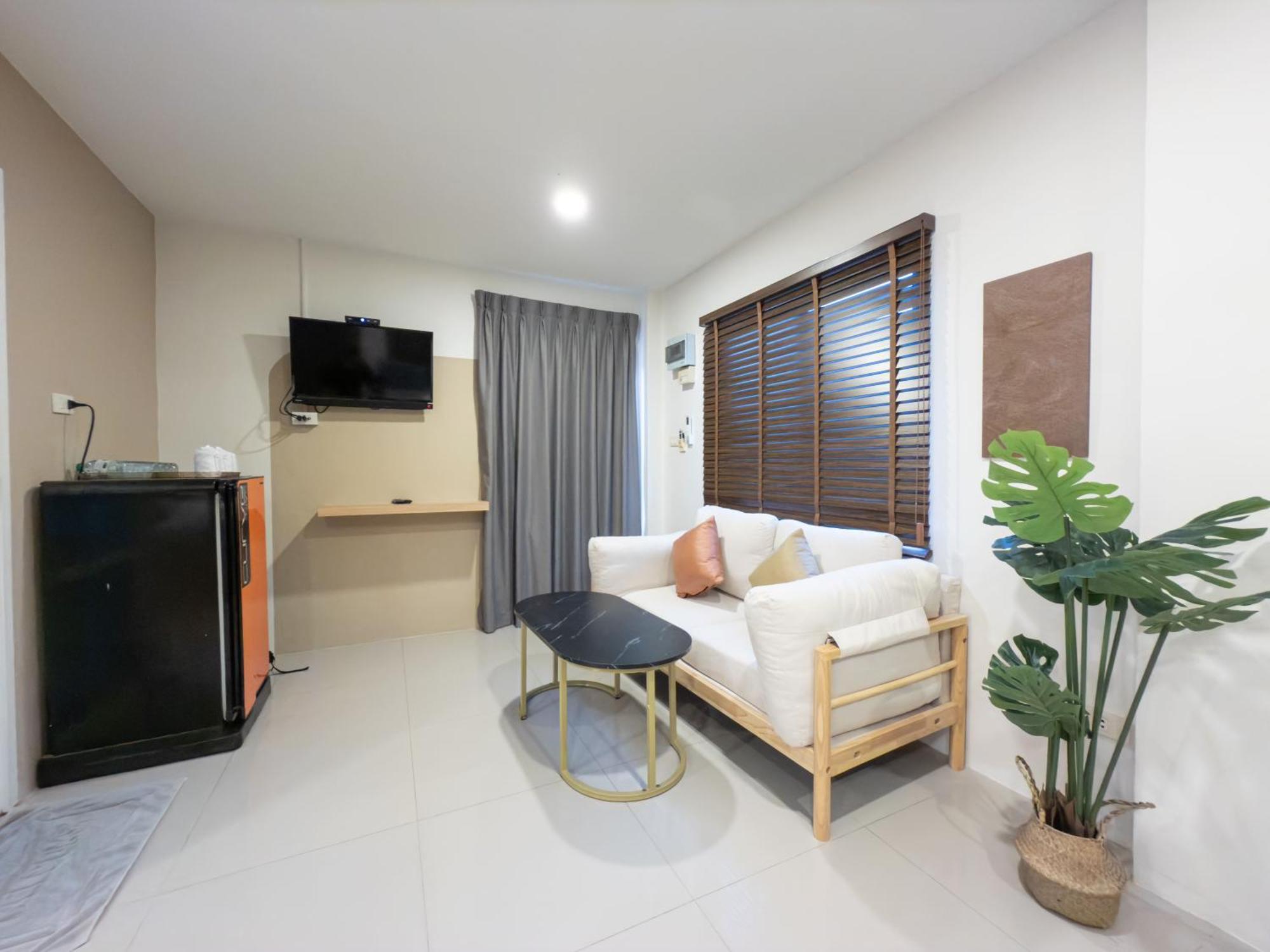 The Seathru Koh Larn Hotel Pattaya ภายนอก รูปภาพ