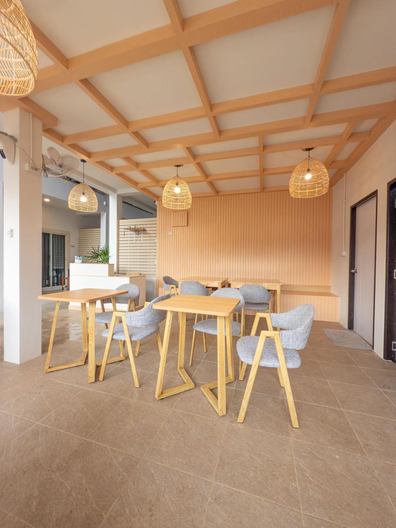 The Seathru Koh Larn Hotel Pattaya ภายนอก รูปภาพ