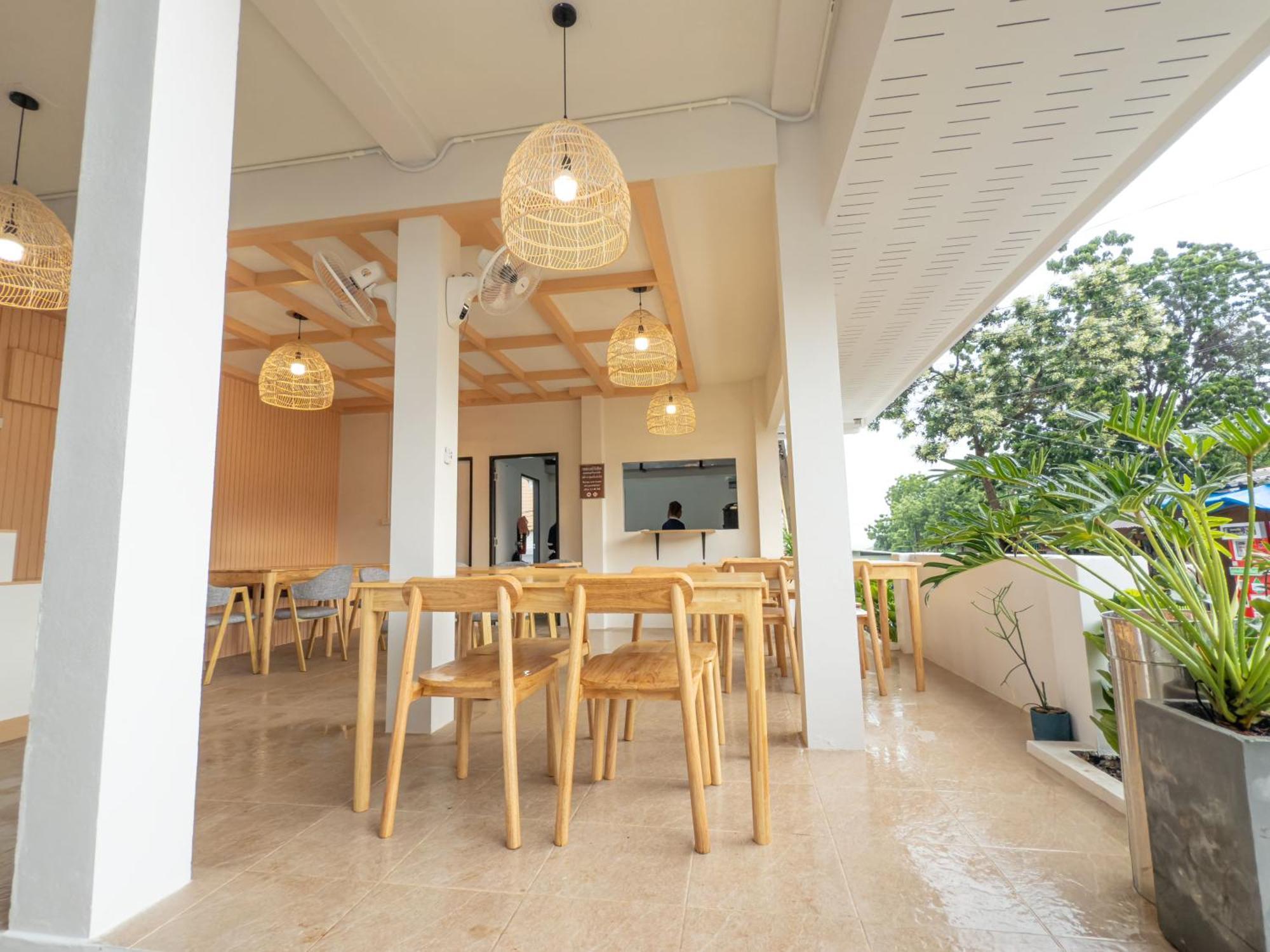 The Seathru Koh Larn Hotel Pattaya ภายนอก รูปภาพ